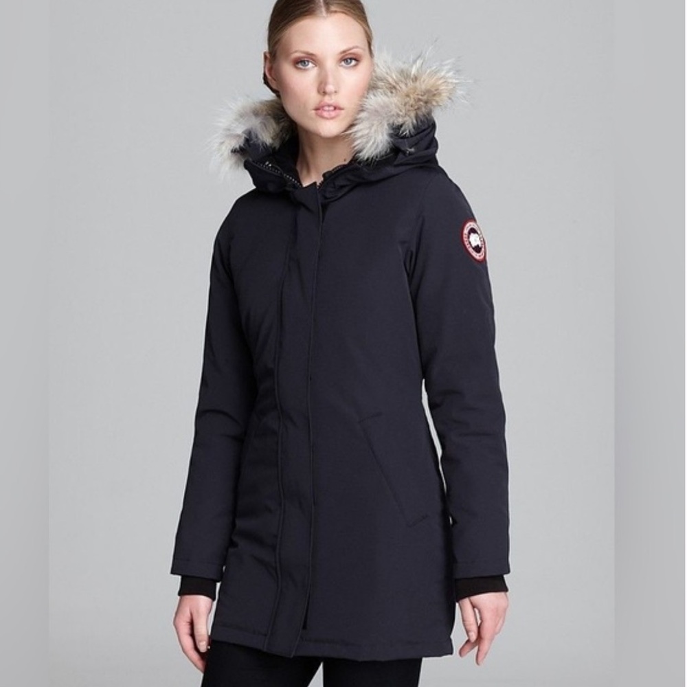 Great condition Canada Goose Women's Victoria Parka Jacket with Fur Hood